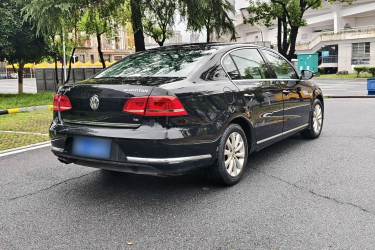 Used Volkswagen Magotan 2015 Facelift 1.8TSI Luxury Model Exterior 5