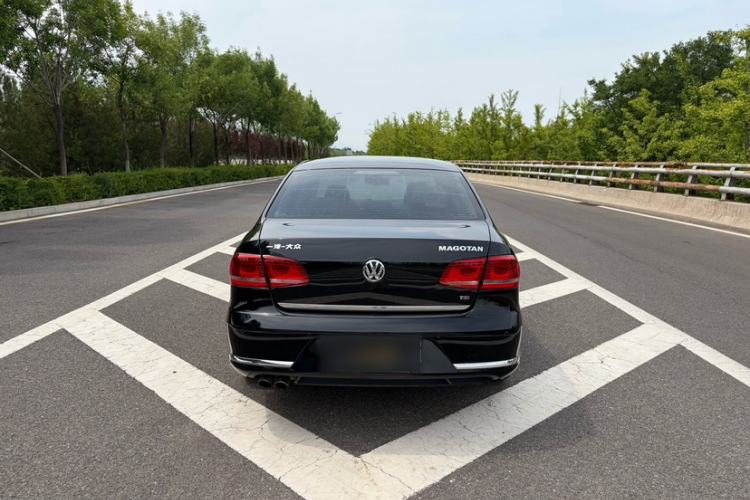 Used Volkswagen Magotan 2015 1.8TSI Prestige Model Exterior 5