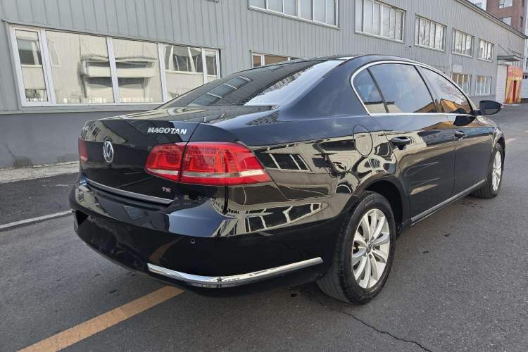 Used Volkswagen Magotan 2015 1.8TSI Luxury Model Exterior 5