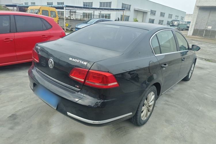 Used Volkswagen Magotan 2015 Facelift 1.8TSI Luxury Model Exterior 5