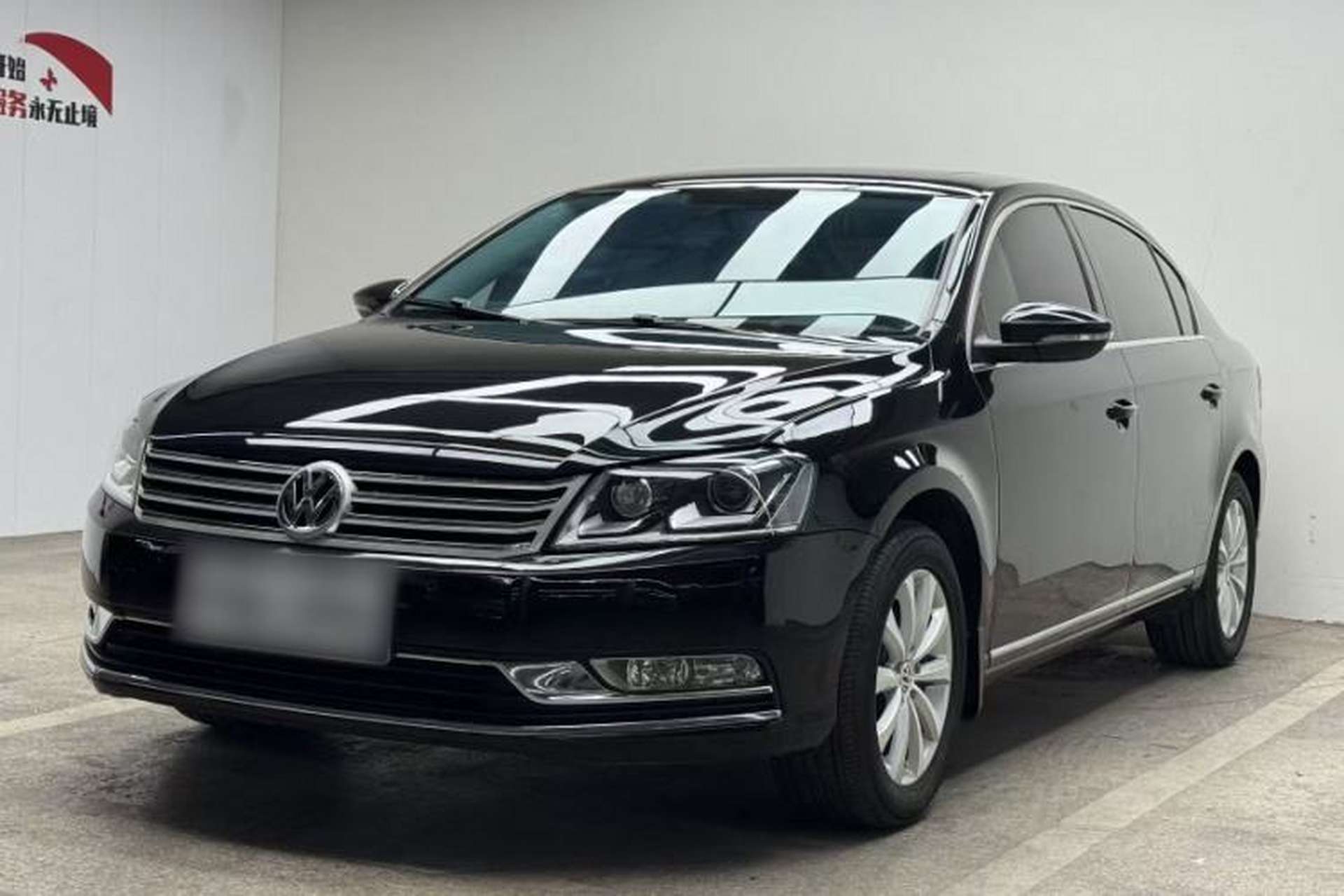Used Volkswagen Magotan 2015 1.8TSI Luxury Model Front Left 45 Deg