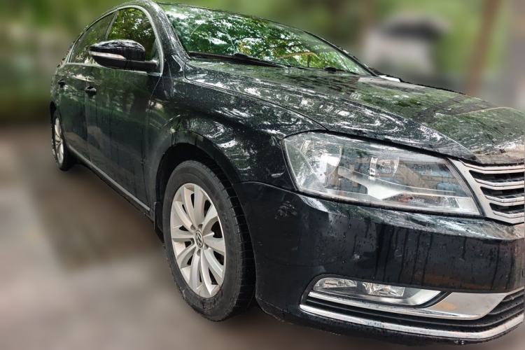 Used Volkswagen Magotan 2015 1.8TSI Advanced Model Front Right 45 Deg