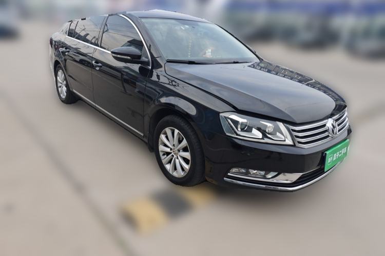 Used Volkswagen Magotan 2015 Facelift 1.8TSI Luxury Model Front Right 45 Deg