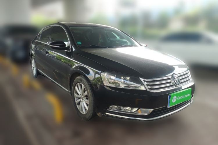 Used Volkswagen Magotan 2015 1.8TSI Advanced Model Front Right 45 Deg