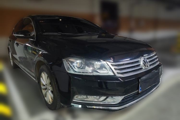 Used Volkswagen Magotan 2015 Revised Version 2.0 TSI Luxury Edition Front Right 45 Deg