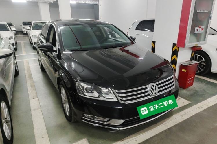 Used Volkswagen Magotan 2015 1.8TSI Luxury Model Front Right 45 Deg