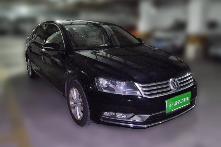 Used Volkswagen Magotan 2015 1.8TSI Advanced Model Front Right 45 Deg
