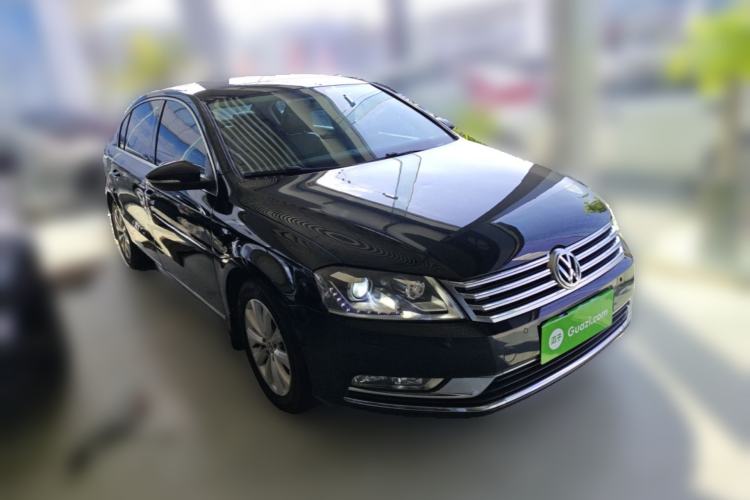 Used Volkswagen Magotan 2015 Facelift 1.8TSI Luxury Model Front Right 45 Deg