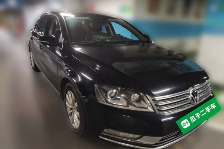 Used Volkswagen Magotan 2015 1.8TSI Luxury Model Front Right 45 Deg