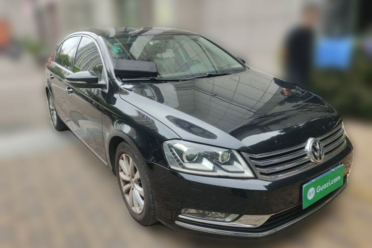 Used Volkswagen Magotan 2015 1.8TSI Luxury Model Front Right 45 Deg