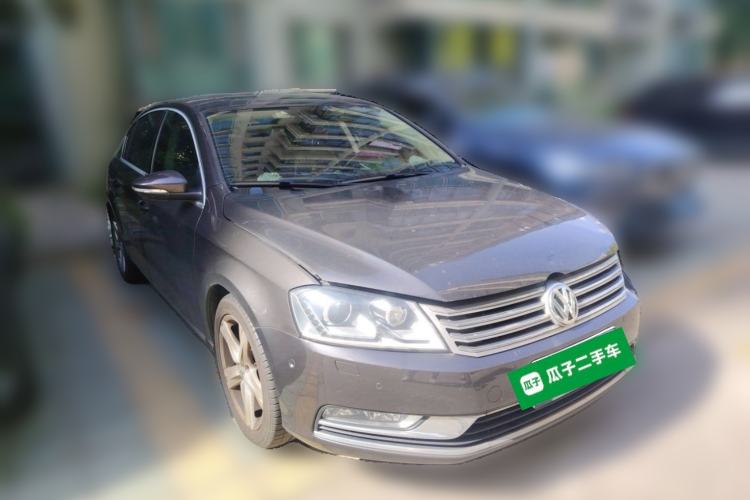 Used Volkswagen Magotan 2015 2.0 TSI Prestige Model Front Right 45 Deg