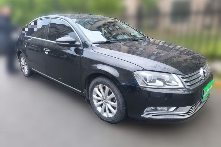 Used Volkswagen Magotan 2015 1.8TSI Luxury Model Front Right 45 Deg