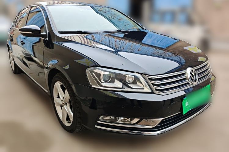 Used Volkswagen Magotan 2015 Revised Version 2.0 TSI Prestige Edition Front Right 45 Deg