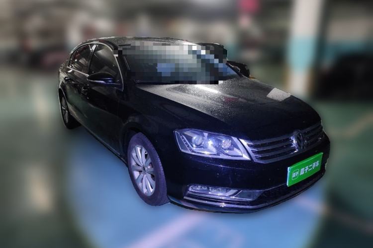Used Volkswagen Magotan 2015 2.0 TSI Luxury Model Front Right 45 Deg