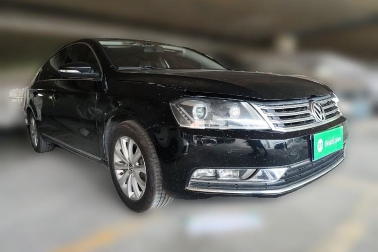 Used Volkswagen Magotan 2015 Facelift 1.8TSI Luxury Model Front Right 45 Deg