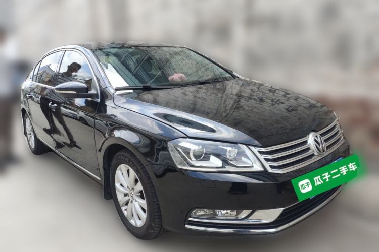 Used Volkswagen Magotan 2015 Facelift 1.8TSI Luxury Model Front Right 45 Deg
