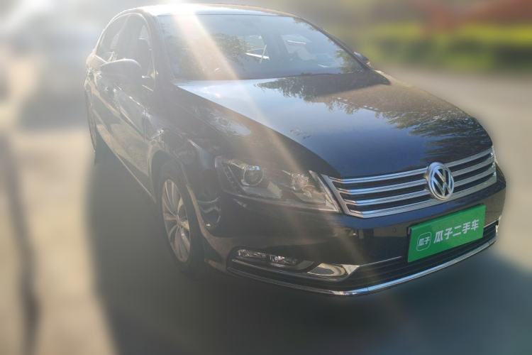 Used Volkswagen Magotan 2015 1.8TSI Luxury Model Front Right 45 Deg