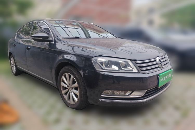 Used Volkswagen Magotan 2015 Revised Version 2.0 TSI Luxury Edition Front Right 45 Deg