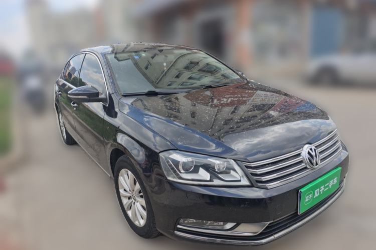 Used Volkswagen Magotan 2015 1.8TSI Luxury Model Front Right 45 Deg