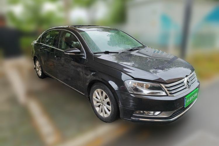 Used Volkswagen Magotan 2015 1.8TSI Advanced Model Front Right 45 Deg
