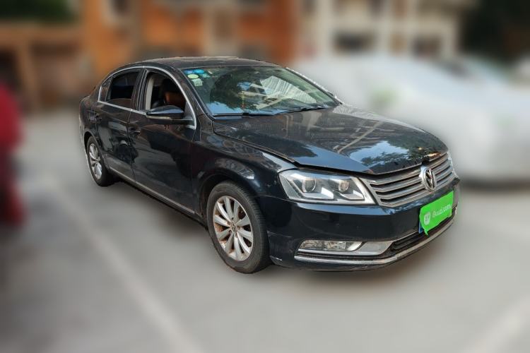 Used Volkswagen Magotan 2015 2.0 TSI Luxury Model Front Right 45 Deg