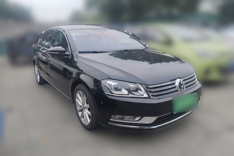 Used Volkswagen Magotan 2015 2.0 TSI Prestige Model Front Right 45 Deg