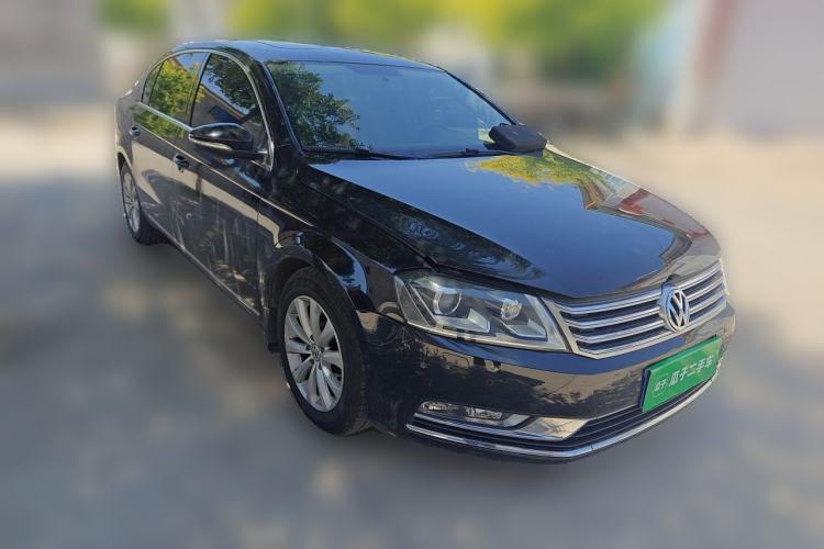 Used Volkswagen Magotan 2015 Facelift 1.8TSI Luxury Model Front Right 45 Deg