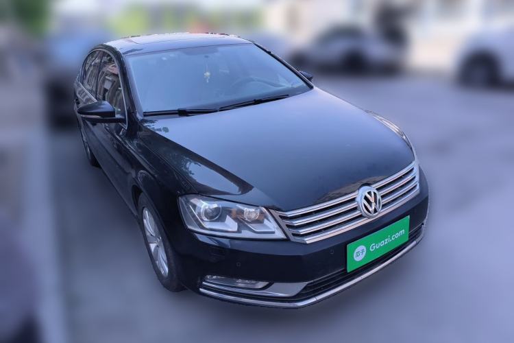 Used Volkswagen Magotan 2015 Facelift 1.8TSI Luxury Model Front Right 45 Deg