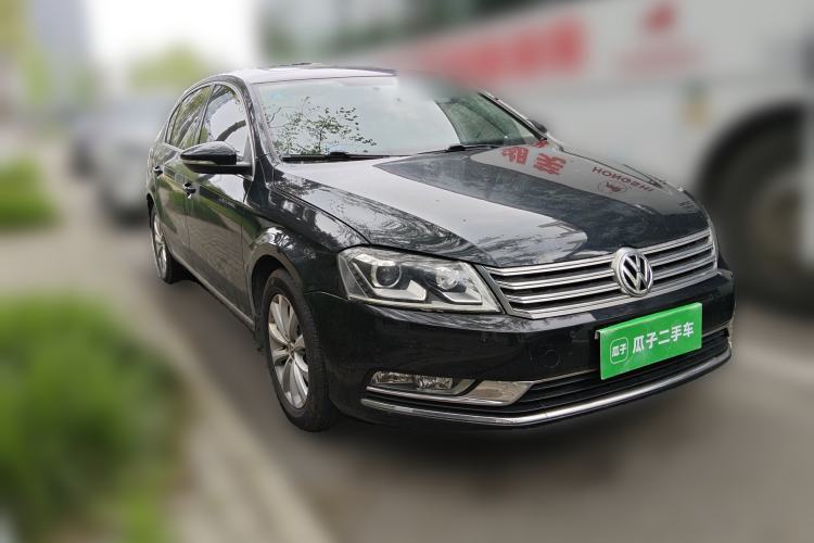 Used Volkswagen Magotan 2015 Facelift 1.8TSI Luxury Model Front Right 45 Deg