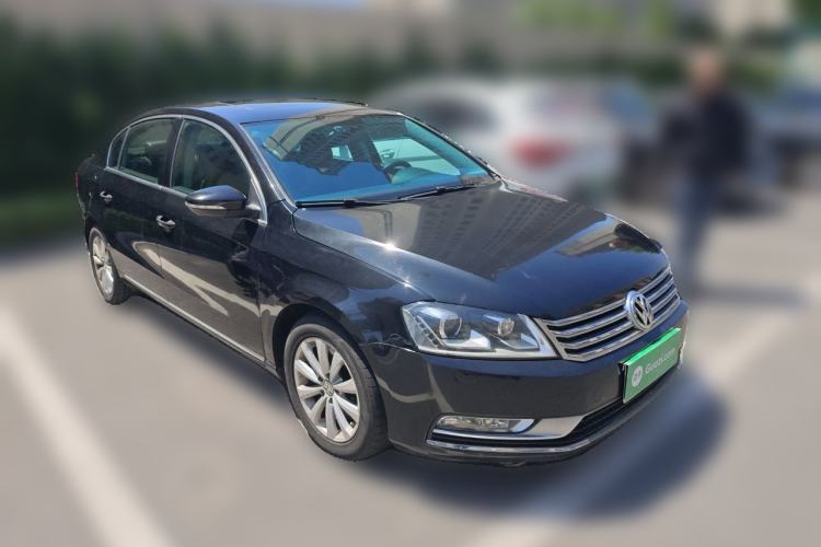 Used Volkswagen Magotan 2015 Facelift 1.8TSI Luxury Model Front Right 45 Deg