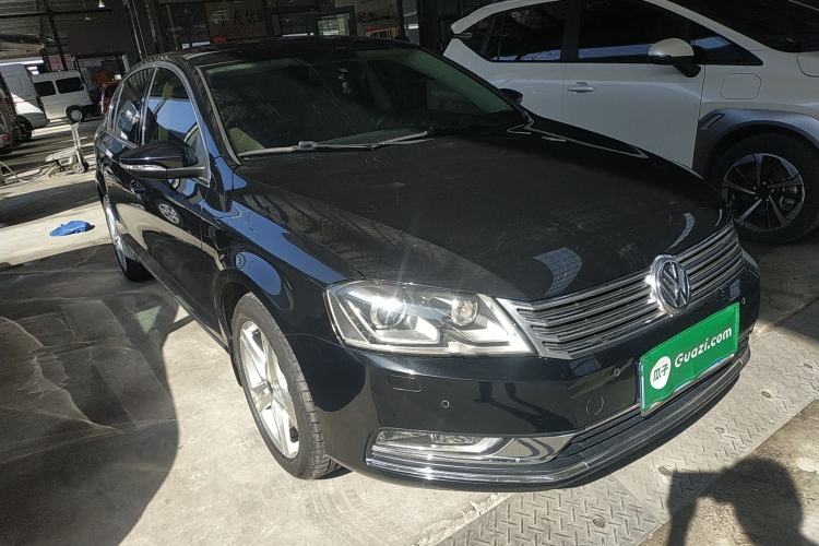 Used Volkswagen Magotan 2015 Facelift 1.8TSI Luxury Model Front Right 45 Deg