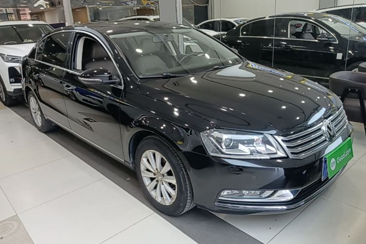 Used Volkswagen Magotan 2015 Facelift 1.8TSI Luxury Model Front Right 45 Deg