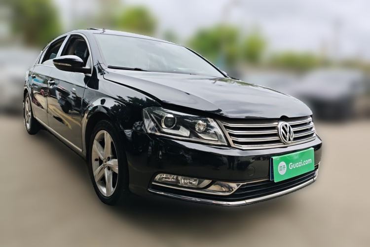 Used Volkswagen Magotan 2015 2.0 TSI Prestige Model Front Right 45 Deg