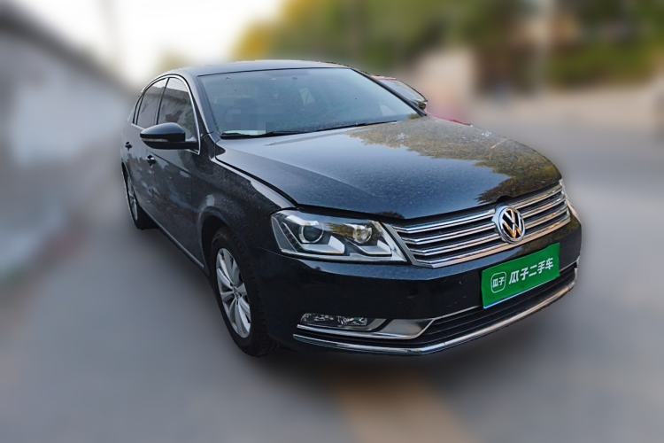 Used Volkswagen Magotan 2015 Facelift 1.8TSI Luxury Model Front Right 45 Deg