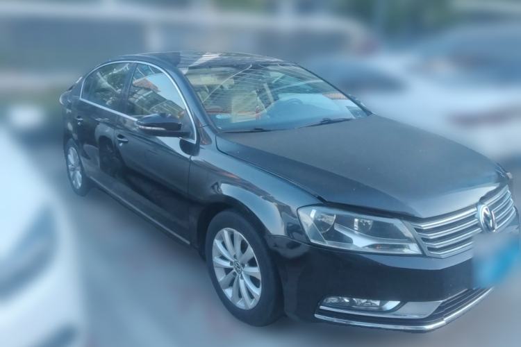 Used Volkswagen Magotan 2015 1.8TSI Advanced Model Front Right 45 Deg