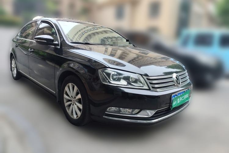 Used Volkswagen Magotan 2015 Revised Version 2.0 TSI Luxury Edition Front Right 45 Deg