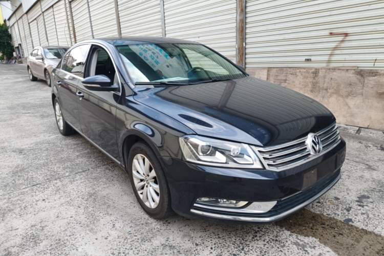 Used Volkswagen Magotan 2015 Facelift 1.8TSI Luxury Model Front Right 45 Deg