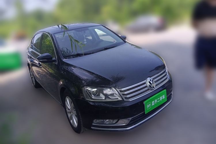 Used Volkswagen Magotan 2015 Revised Version 2.0 TSI Luxury Edition Front Right 45 Deg