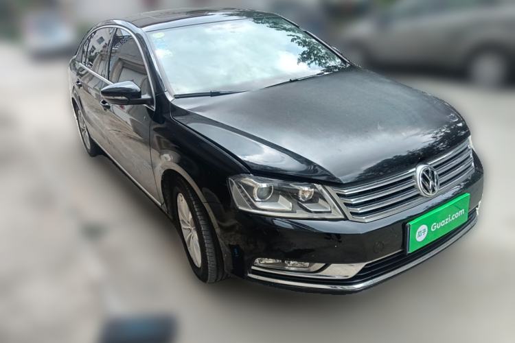 Used Volkswagen Magotan 2015 Facelift 1.8TSI Luxury Model Front Right 45 Deg