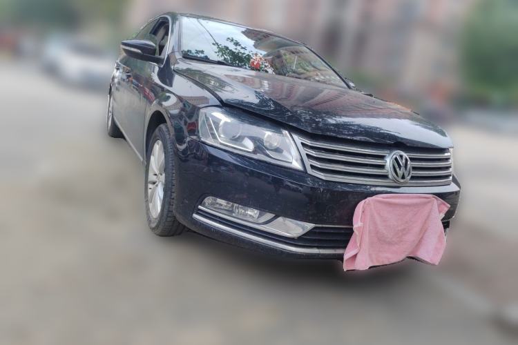 Used Volkswagen Magotan 2015 Facelift 1.8TSI Luxury Model Front Right 45 Deg