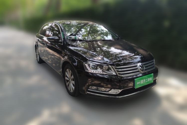 Used Volkswagen Magotan 2015 1.8TSI Luxury Model Front Right 45 Deg