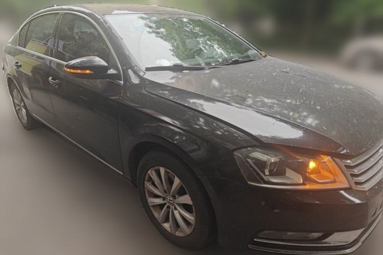 Used Volkswagen Magotan 2015 2.0 TSI Luxury Model Front Right 45 Deg