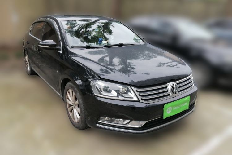 Used Volkswagen Magotan 2015 1.8TSI Luxury Model Front Right 45 Deg