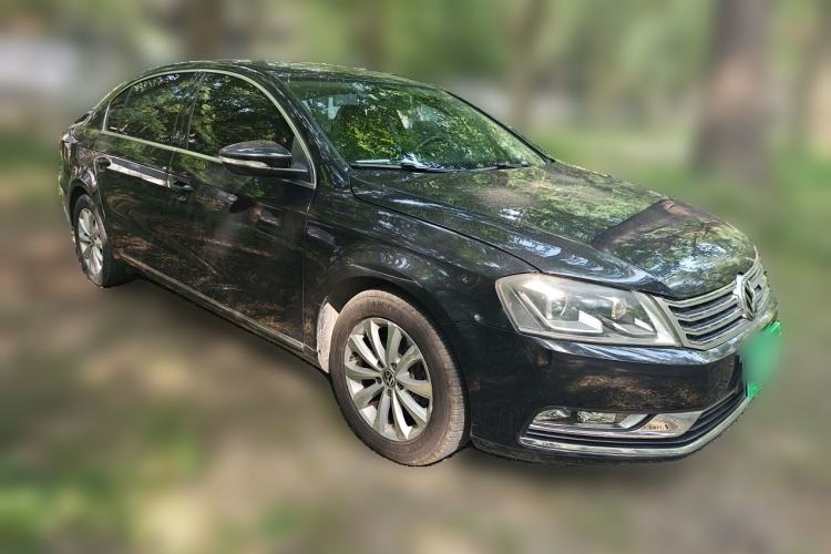 Used Volkswagen Magotan 2015 1.8TSI Luxury Model Front Right 45 Deg