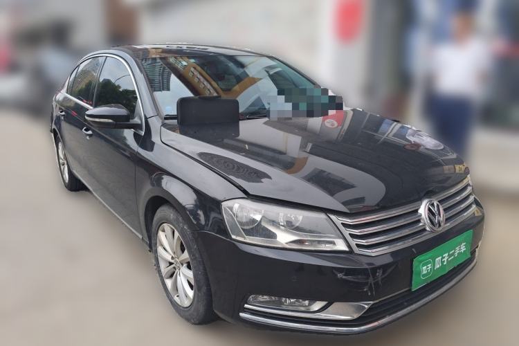 Used Volkswagen Magotan 2015 1.8TSI Advanced Model Front Right 45 Deg
