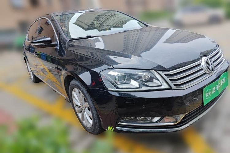 Used Volkswagen Magotan 2015 Facelift 1.8TSI Luxury Model Front Right 45 Deg
