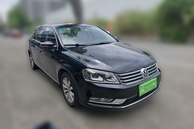 Used Volkswagen Magotan 2015 Facelift 1.8TSI Luxury Model Front Right 45 Deg