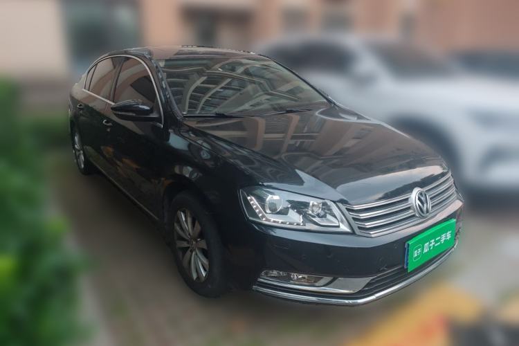 Used Volkswagen Magotan 2015 Facelift 1.8TSI Luxury Model Front Right 45 Deg