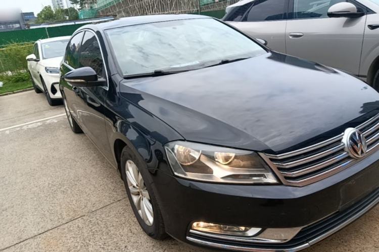 Used Volkswagen Magotan 2015 1.8TSI Advanced Model Front Right 45 Deg