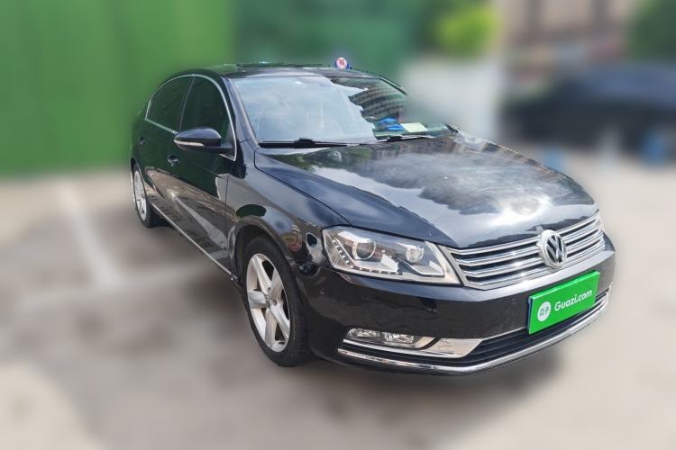 Used Volkswagen Magotan 2015 Revised Version 2.0 TSI Prestige Edition Front Right 45 Deg